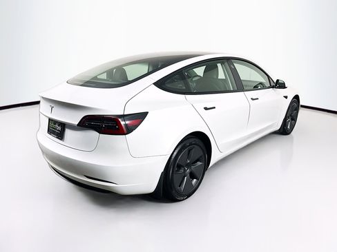 Used 2023 Tesla Model 3 Standard Range image 9