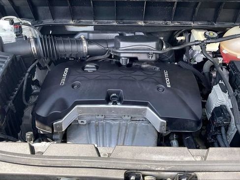 Used 2017 GMC Acadia SLE FWD image 32