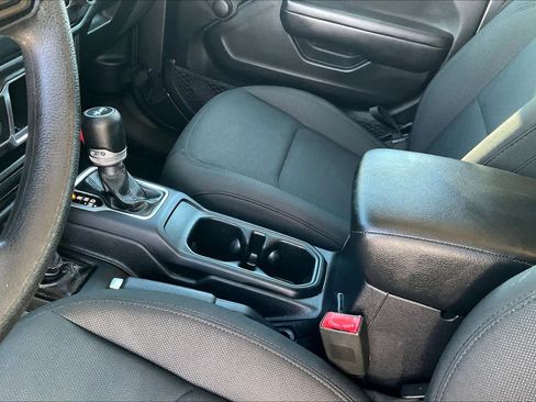 Used 2019 Jeep Wrangler Unlimited Sport image 15