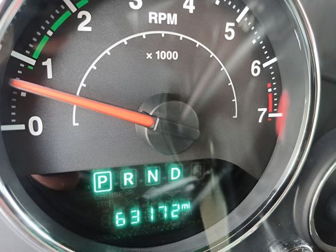 Used 2018 Jeep Wrangler Unlimited Sahara AWD/4WD image 22