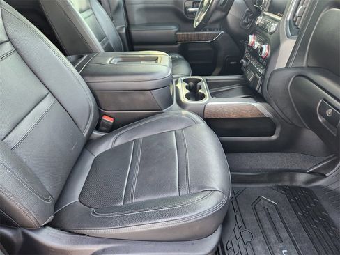 Used 2022 GMC Sierra 3500 Denali w/ Denali Black Diamond Edition image 15