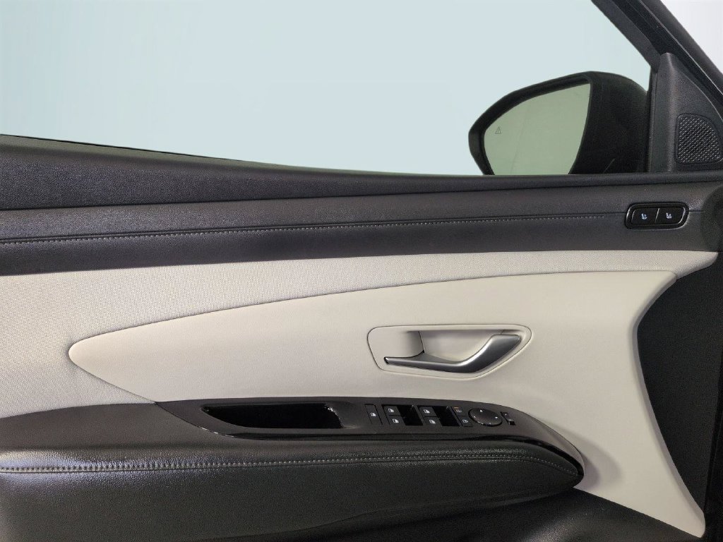 Used 2025 Hyundai Tucson Limited AWD/4WD image 26