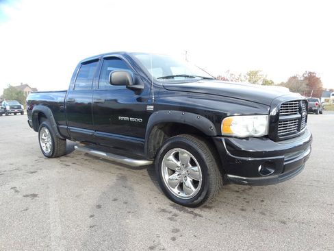 Used 2004 Dodge Ram 1500 Truck SLT w/ Quad Cab Value Group image 4