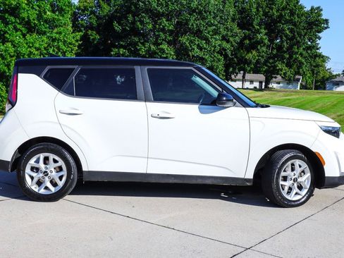 Used 2023 Kia Soul S FWD image 5
