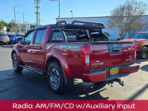 Used 2018 Nissan Frontier SV image 3