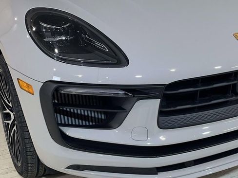 Certified 2023 Porsche Macan S AWD/4WD image 5