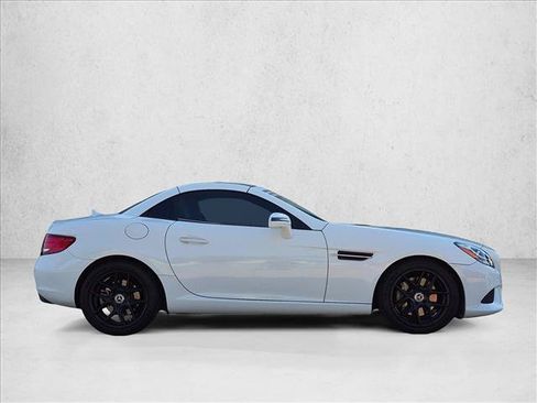 Used 2017 Mercedes-Benz SLC 300 image 4