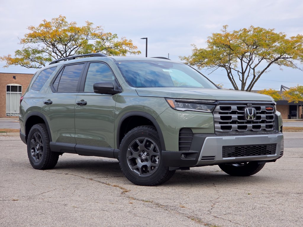 New 2026 Honda Pilot TrailSport image 2