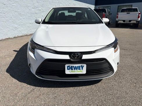 Used 2023 Toyota Corolla LE FWD image 7