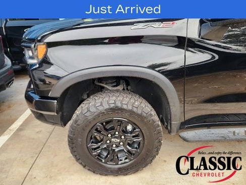 Used 2023 Chevrolet Silverado 1500 ZR2 w/ Technology Package image 13