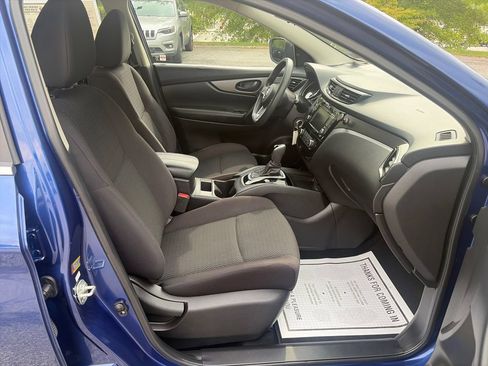 Used 2020 Nissan Rogue Sport S w/ Appearance Package AWD/4WD image 41