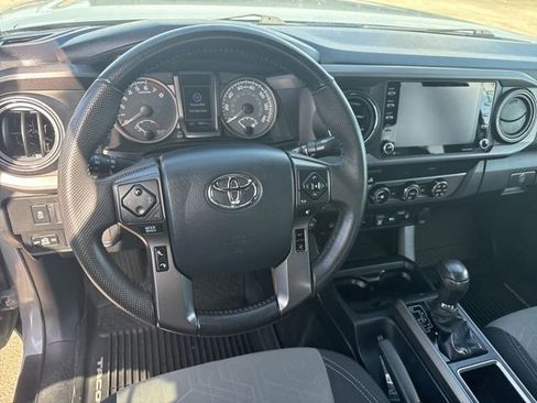Used 2020 Toyota Tacoma TRD Off-Road w/ Technology Package image 7