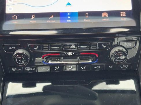 Used 2022 Jeep Grand Cherokee Limited image 22