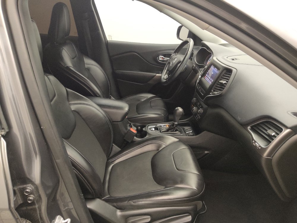 Used 2019 Jeep Cherokee Latitude Plus FWD image 21