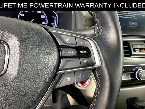 Used 2018 Honda Accord Touring image 27