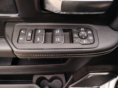 Used 2026 RAM 2500 Laramie AWD/4WD image 19