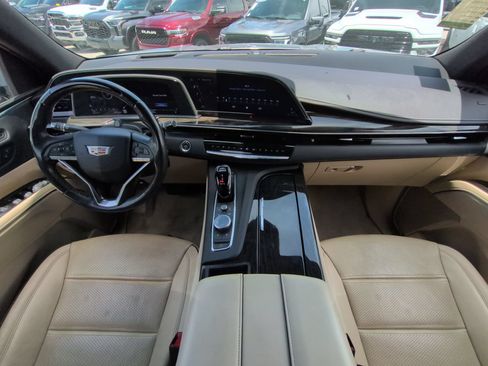 Used 2024 Cadillac Escalade Premium Luxury RWD image 15