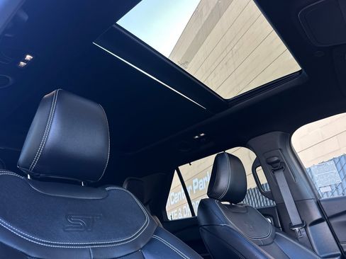 Used 2024 Ford Explorer ST w/ Equipment Group 401A image 17