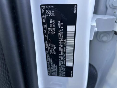 Used 2024 Volvo XC60 B5 Plus w/ Protection Package Premier image 34