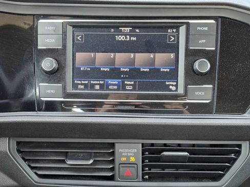 Used 2024 Volkswagen Jetta Sport image 12