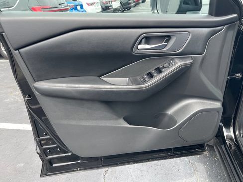 Used 2024 Nissan Rogue SV AWD/4WD image 21