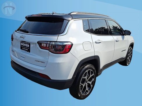 Certified 2025 Jeep Compass Limited AWD/4WD image 16