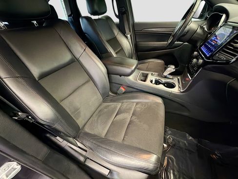 Used 2020 Jeep Grand Cherokee Altitude image 15