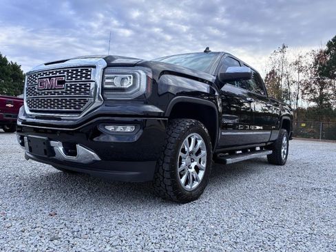 Used 2017 GMC Sierra 1500 Denali image 1