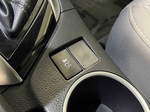 Used 2017 Toyota Corolla LE image 26