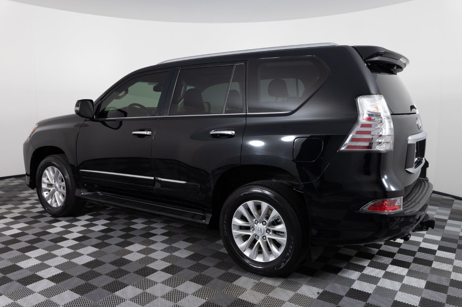 Used 2015 Lexus GX 460 w/ Premium Package AWD/4WD image 4