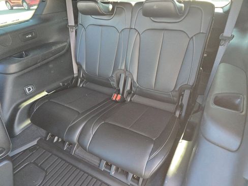 Used 2025 Jeep Grand Cherokee L Limited w/ Luxury Tech Group II image 27