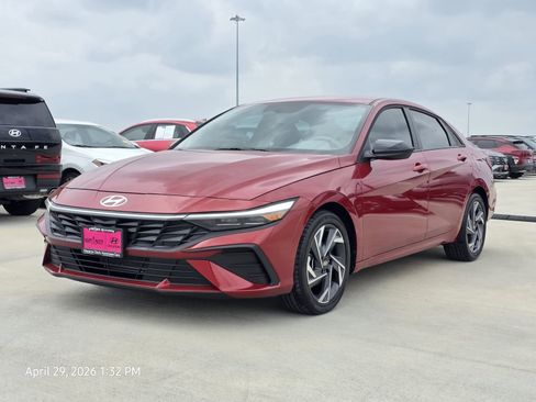 Certified 2025 Hyundai Elantra Sport FWD image 2
