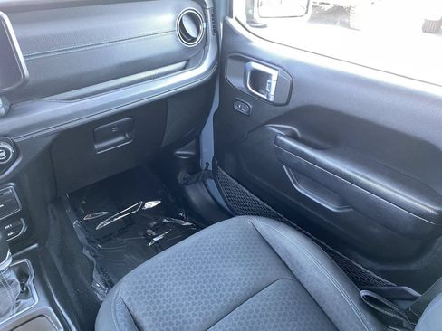 Used 2024 Jeep Wrangler Unlimited Rubicon 4xe AWD/4WD image 18