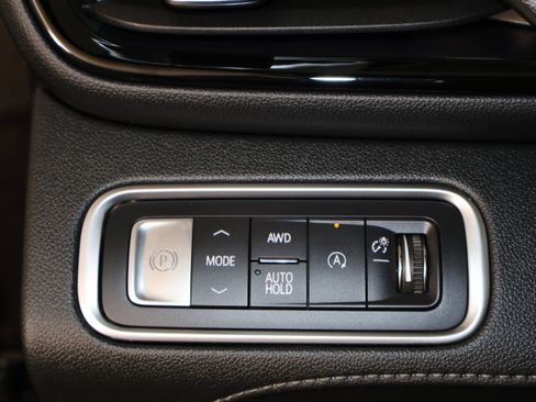 Certified 2025 Buick Enclave Avenir image 62