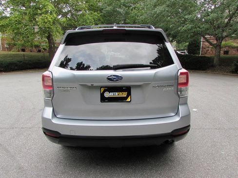 Used 2017 Subaru Forester 2.5i Premium AWD/4WD image 5