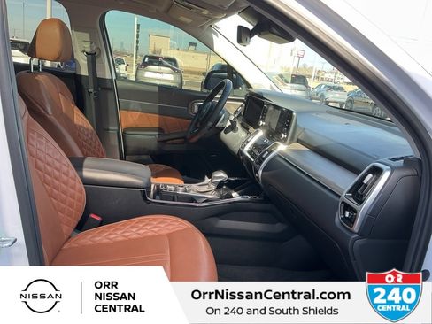 Used 2023 Kia Sorento SX Prestige image 11