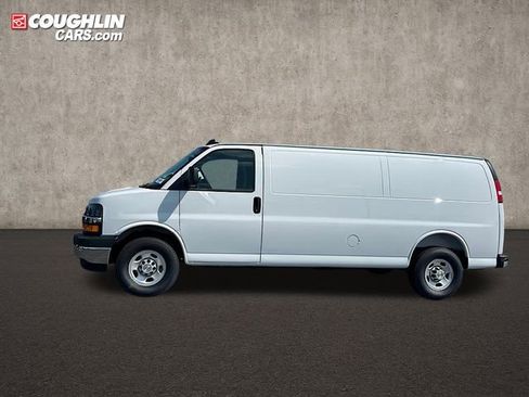 New 2025 Chevrolet Express 3500 Work Van w/ Driver Convenience Package image 4