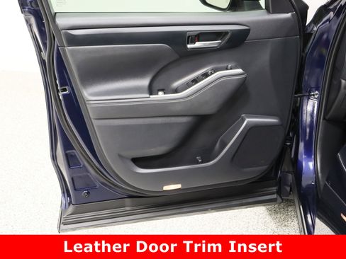 Certified 2023 Toyota Highlander XSE image 12