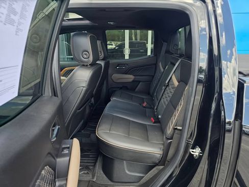 Used 2023 GMC Canyon Denali w/ Denali Black Edition AWD/4WD image 29