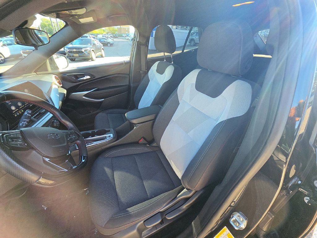 Used 2024 Chevrolet Trax RS w/ Driver Confidence Package FWD image 10