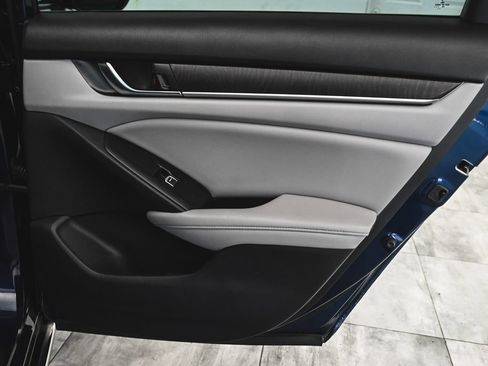 Used 2020 Honda Accord EX-L image 11