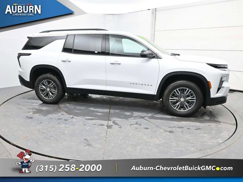 Used 2024 Chevrolet Traverse LT w/ Trailering Package image 14