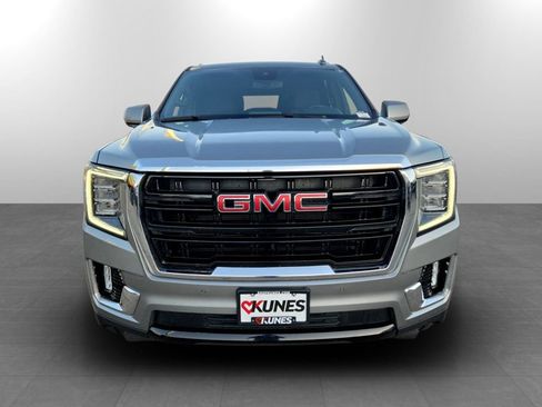 Used 2024 GMC Yukon SLE AWD/4WD image 3