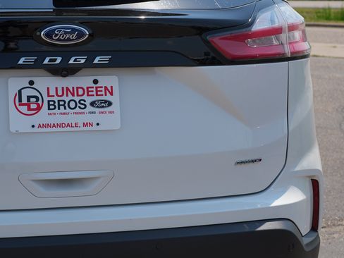 Used 2023 Ford Edge SEL w/ Convenience Package AWD/4WD image 12