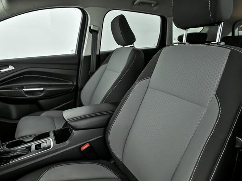 Used 2018 Ford Escape SE image 18