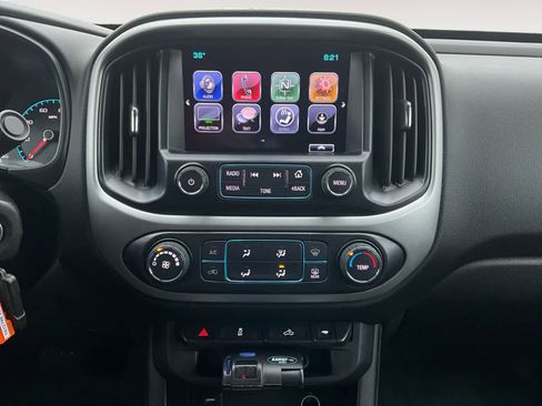 Used 2017 Chevrolet Colorado LT w/ LT Convenience Package image 16