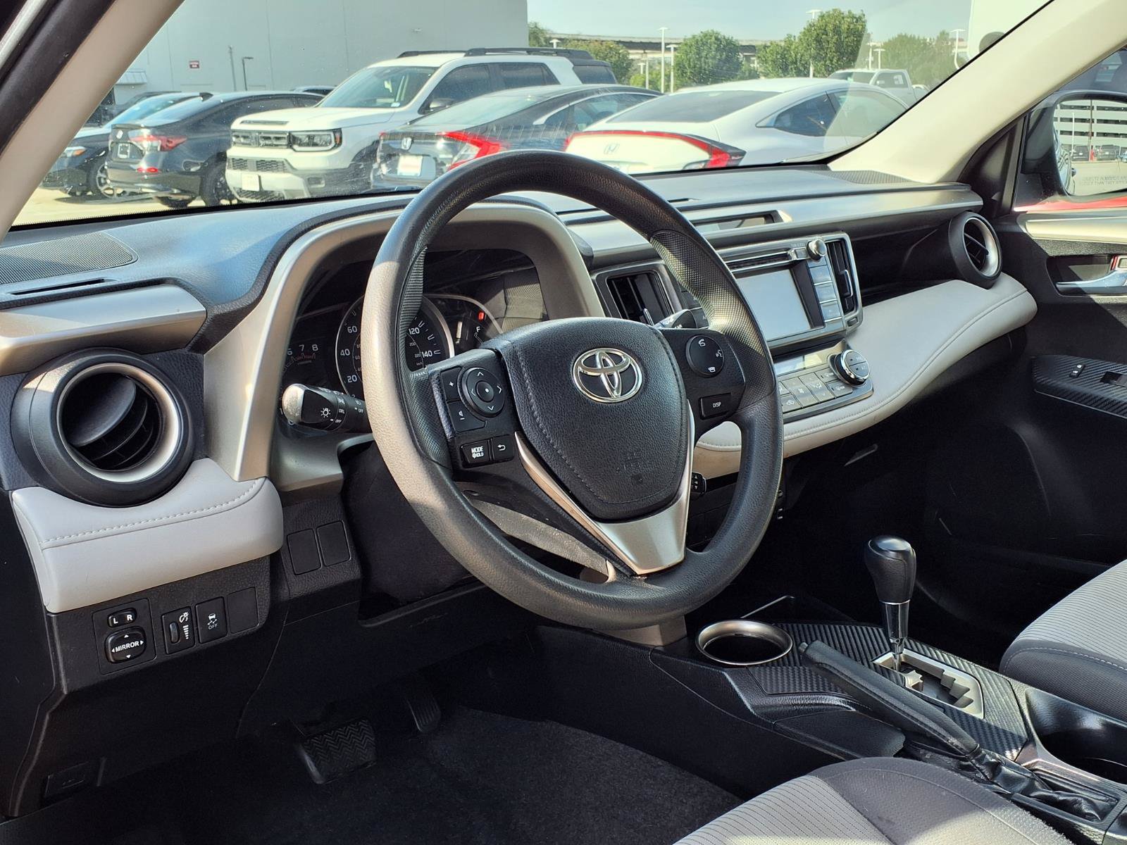 Used 2015 Toyota RAV4 XLE FWD image 9