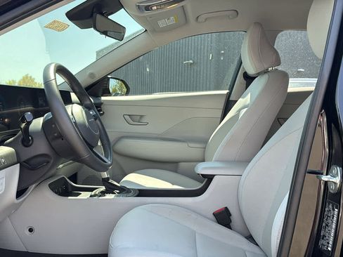 Used 2024 Hyundai Kona SEL AWD/4WD image 9