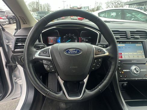 Used 2018 Ford Fusion Titanium AWD/4WD image 18
