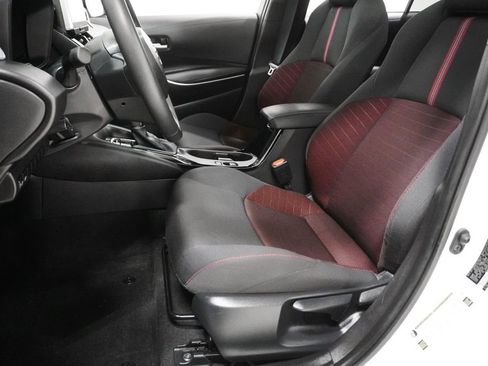 Used 2025 Toyota Corolla SE w/ SE Premium Package image 10